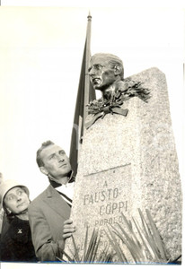 Fotografia d epoca originale 1960 MADONNA DEL GHISALLO Scoprimento busto Fausto COPPI di Paolo TODESCHINI 1