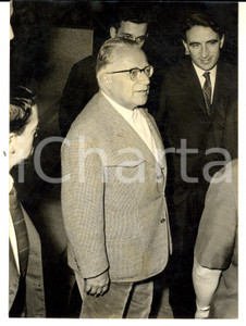 Fotografia d epoca originale 1960 ca AOSTA Palmiro TOGLIATTI va a visitare Pietro NENNI in ospedale Foto 1