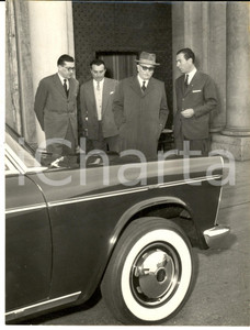 Fotografia d epoca originale 1959 GENOVA Presentazione FIAT 1800 al gen. RUFFINI comandante porto Foto 18x24 1