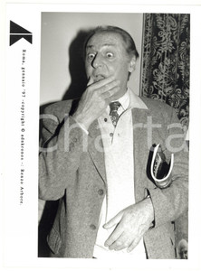 Fotografia d epoca originale 1997 ROMA Ritratto di Renzo ARBORE stupito  FOTOGRAFIA 17x24 cm 1