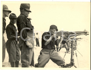 Fotografia d epoca originale 1935 ca ALBENGA Ufficiali del PNF durante esercitazione di tiro Foto REDOLFI 1