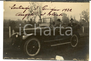 Fotografia d epoca originale 1922 SANTIAGO DEL CILE Ritratto di emigrati italiani su automobile Foto 12x9 1