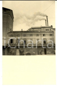 Fotografia d epoca originale 1956 STRADELLA Cortile Molino TIRELLI  Veduta con ciminiere di un cementificio 1