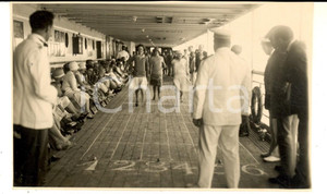 Fotografia d epoca originale 1930 ca NGI NAVIGAZIONE Giochi di ragazze su un transatlantico  Foto cartolina 1
