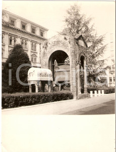 Fotografia d epoca originale 1970 ca PADOVA Veduta della tomba di Antenore Foto artistica 17x23 cm 1