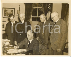 Fotografia d epoca originale 1940 WASHINGTON Franklin ROOSEVELT signing Reciprocal Trade Program of US PHOTO 1