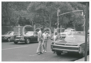 Fotografia d epoca originale 1970 ca NEW YORK John KENNEDY jr and friends Photo 24x19 cm 1