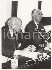 Fotografia d epoca originale 1985 MILANO  Vern A. KETCHEM Kelvinator e Frans TIELENS IREPhilips  Foto 1