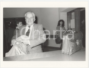 Fotografia d epoca originale 1985 ca PARTITO COMUNISTA Napoleone COLAJANNI Politico PCI Foto 24x18 cm 2 1