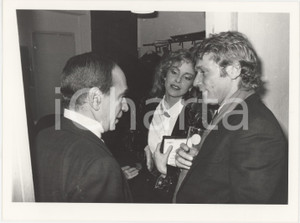 Fotografia d epoca originale 1985 ca TELEVISIONE Sydne ROME Don LURIO JeanPierre LIEUJA Foto 24x18 cm 1
