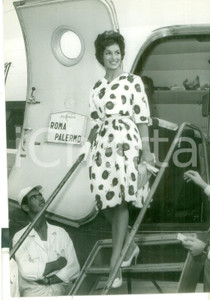 Fotografia d epoca originale 1959 PALERMO MISS EUROPA  Arrivo in aeroporto di Miss OLANDA Peggy ERWICH Foto 1