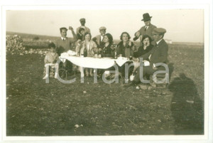 Fotografia d epoca originale 1930 MURGE Pranzo di famiglia nella campagna pugliese  Fotografia VINTAGE 1