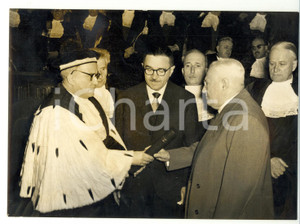1957 UNIVERSITÀ TORINO Consegna laurea ad honorem al padre del dottor BATTISTINI