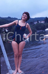Fotografia d epoca originale 6X9cm NEGATIVO ORIGINALE  1970ca ITALIA laghi MODELLA IN COSTUME DA BAGNO 8 1