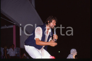 35mm vintage slide* 1990 ca SATIRA Beppe GRILLO ritratto sul palcoscenico (3)