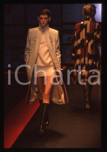 Fotografia d epoca originale 35mm vintage slide 2001 MILANO MODA  ETRO Sfilata autunnoinverno 1