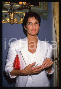 35mm vintage slide* 1988 CERNOBBIO Ali MacGRAW L'attrice a Villa d'Este (3)