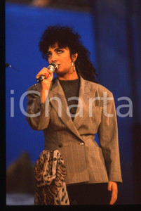 35mm vintage slide* 1990 ca TELEVISIONE Marcella BELLA Ritratto della cantante 1