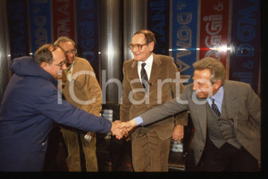 Fotografia d epoca originale 35mm vintage slide 1985 RAI DUE Padre Alex ZANOTELLI Luigi PINTOR OGGI & DOMANI 1