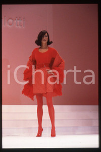 35mm vintage slide* 1994 MILANO - MODA Yasmeen GHAURI Canadian model (18)