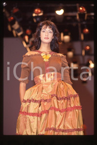 35mm vintage slide* 1994 MILANO - MODA Yasmeen GHAURI Canadian model  (37)