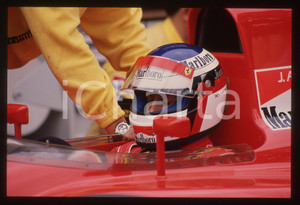 Fotografia d epoca originale 35mm vintage slide 1992 FORMULA 1 Jean ALESI su FERRARI F92A ai box 1