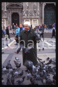 35mm vintage slide*1992 MILANO Gino BRAMIERI in Piazza Duomo Ritratto attore (2)