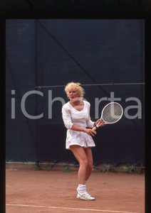 35mm vintage slide* 1990 ca ITALIA COSTUME - Elke SOMMER gioca a tennis (9)