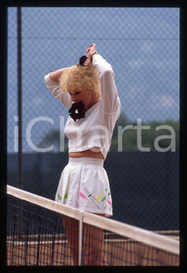 35mm vintage slide* 1990 ca ITALIA COSTUME - Elke SOMMER gioca a tennis (30)