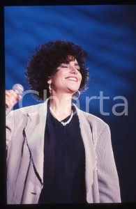 35mm vintage slide* 1990 ca MUSICA - Mia MARTINI durante un'esibizione (32)