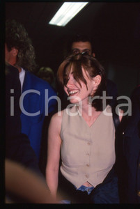 35mm vintage slide* 1995 ca COSTUME - Shannen DOHERTY paparazzata in aeroporto 8