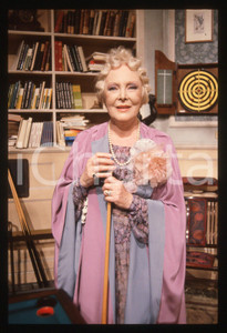 35mm vintage slide* 1990 RAI 2 - Caterina BORATTO a VILLA ARZILLA (19)