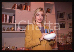 Viviana ANTONINI - ITALY TV Presenter & showgirl 1992 ca * 35 mm vintage slide 4