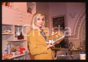 Viviana ANTONINI - ITALY TV Presenter & showgirl 1992 ca * 35 mm vintage slide 6