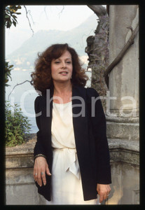 35mm vintage slide* 1990 ca CINEMA Maria LABORIT Ritratto dell'attrice (3)   Diapositiva d'epoca, in formato 35 mm. CONDIZIONI: GOODTutti i diritti riservati.E' severamente vietata la riproduzione. ICharta mette in vendita, sul negozio eBay e in esclusiva sul sito "icharta" il proprio archivio composto da numerose diapositive e negativi fotografici d'epoca, tutti originali e autentici, che attraversano la storia del costume italiano tra gli la fine degli anni Sessanta e Novanta.Si tratta di uno sguardo inedito sull'attualit&agrave;, la politica, la vita quotidiana, il gossip e la cultura, che fotografa il cambiamento della nazione in quest'ultimo scorcio del XX secolo. Un'occasione unica per il mercato del collezionismo, che vede finalmente disponibile un archivio eccezionale per vastit&agrave;, tematiche e condizioni, in un settore (il negativo fotografico e la diapositiva) di assoluta novit&agrave; e dalle interessanti prospettive di investimento.  originale e autentica 1