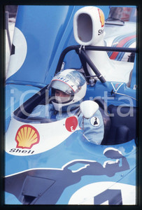 Fotografia d epoca originale 35mm vintage slide 1974 1000 KM MONZA JeanPierre BELTOISE MATRA MS670C ai box 1