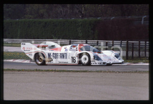 35mm vintage slide* 1985 1000 KM MONZA PORSCHE 956 Brun Motorsport - Gara   CONDIZIONI: GOODTutti i diritti riservati.E' severamente vietata la riproduzione. ICharta mette in vendita, sul negozio eBay e in esclusiva sul sito "icharta" il proprio archivio composto da numerose diapositive e negativi fotografici d'epoca, tutti originali e autentici, che attraversano la storia del costume italiano tra gli la fine degli anni Sessanta e Novanta.Si tratta di uno sguardo inedito sull'attualit&agrave;, la politica, la vita quotidiana, il gossip e la cultura, che fotografa il cambiamento della nazione in quest'ultimo scorcio del XX secolo. Un'occasione unica per il mercato del collezionismo, che vede finalmente disponibile un archivio eccezionale per vastit&agrave;, tematiche e condizioni, in un settore (il negativo fotografico e la diapositiva) di assoluta novit&agrave; e dalle interessanti prospettive di investimento.     originale e autentica 1
