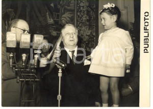 1954 ROMA Premio della BontÃ  "Livio Tempesta" - Giovane poetessa premiata *Foto Fotografia d'epoca, con didascalia coeva al verso. CONDIZIONI: GFORMATO: 18x13 cm     originale e autentica 1