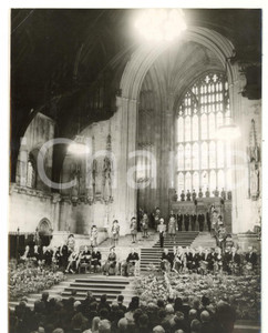 1957 LONDON - WESTMINSTER HALL Inter-Parliamentary Conference - ELIZABETH II