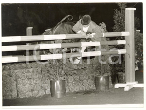 1958 LONDON Horse of the Year - D. KENT falling of LONDON TAN grabs the fence 