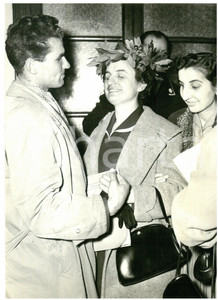 1955 ca BOLOGNA Laurea di Giulia SCOCCIA dell'Istituto ciechi Francesco Cavazza Fotografia d'epoca con didascalia coeva al verso.  CONDIZIONI: G CONDIZIONI: 13x18 cm    originale e autentica 1