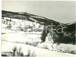 1959 CAIRO MONTENOTTE (SV) Paese imbiancato dalla neve *Foto 24x18 cm Fotografia d'epoca con didascalia coeva al verso.  CONDIZIONI: FAIR (piegature agli angoli superiori) CONDIZIONI: 24x18 cm    originale e autentica 1