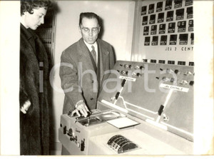 Fotografia d epoca originale 1954 VERSAILLES OpÃ©ra GABRIEL  Le jeu d orgue restaurÃ© pour la reine Elizabeth 1