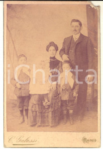 1890 ca ROMA Ritratto di famiglia con i tre figli - Foto C. GALASSI DANNEGGIATA