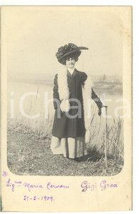 1909 ROMA (?) Ritratto di Maria CERVONI con pellicciotto *Fotocartolina VINTAGE