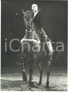 1985 ca FRANCE Teatro equestre ZINGARO - BARTABAS a cavallo *Foto 18x24 cm