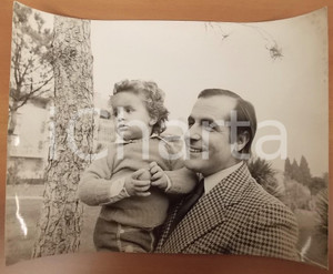 1970 ca COSTUME Attore Carlo GIUFFRE' con il figlio bambino (3) Foto 40x30 cm