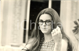 Fotografia d epoca originale 1965 ca COSTUME ITALIA Ritratto della cantante MILVA  Fotografia 30x20 cm 1