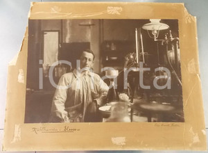 Fotografia d epoca originale 1920 ca MULHOUSE Ritratto di chimico in laboratorio SCHNEIDER? Foto ROSSETTI 1