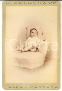 Fotografia d epoca originale 1897 CARRARA Ritratto di bambina in poltrona Foto Guglielmo DELLA NAVE 10x16 1